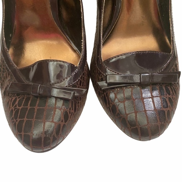 Tribeca Faux Crocodile Embossed Stack Heels 9M - Picture 5 of 6